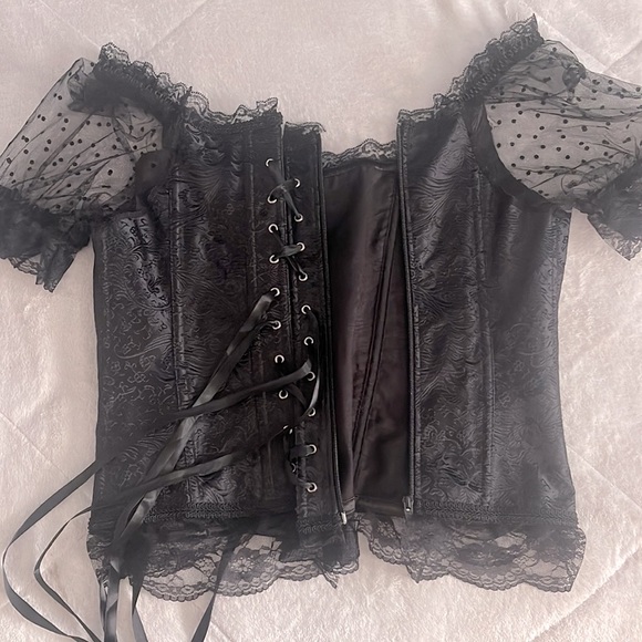 LARGE Gothic Lace and Satin Black Corset - Picture 7 of 11